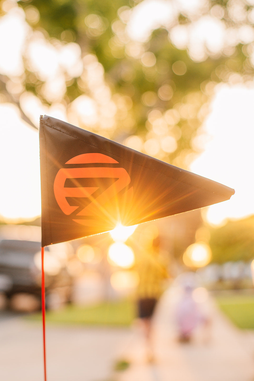 ezyroller-flaschenhalter-mit-schwarzer-flagge image 2